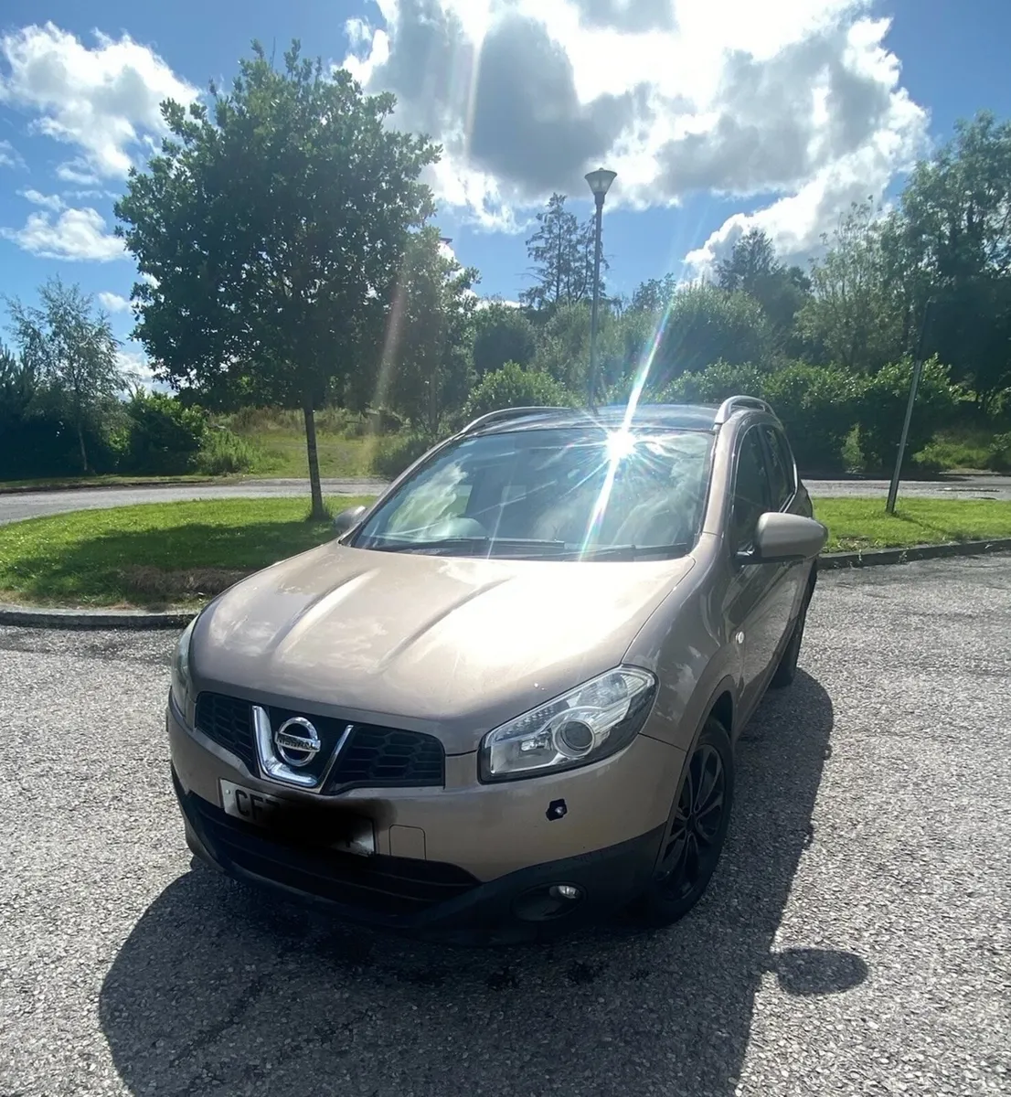 Nissan qashqai teckna +2……2.0 Litre , 4x4 - Image 1