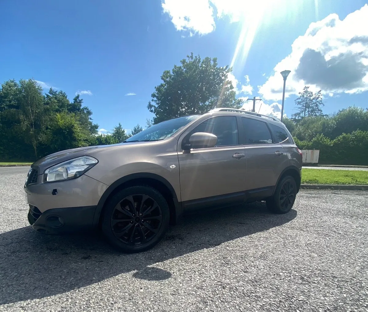 Nissan qashqai teckna +2……2.0 Litre , 4x4 - Image 3