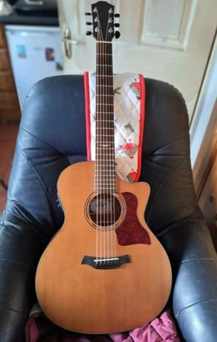 Baton Rouge semi acoustic guitar - Image 1