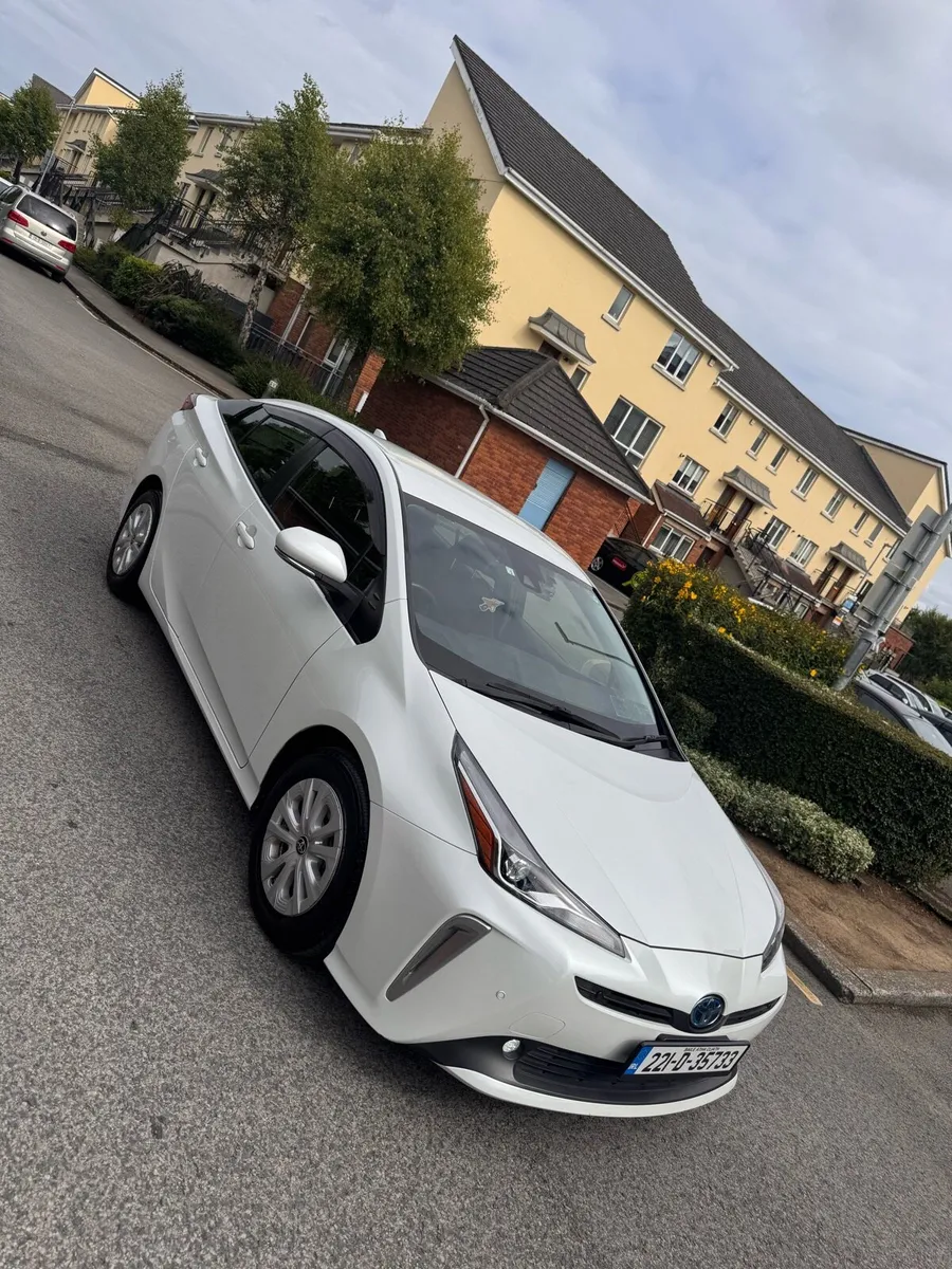 Toyota prius 2022 good spec - Image 2