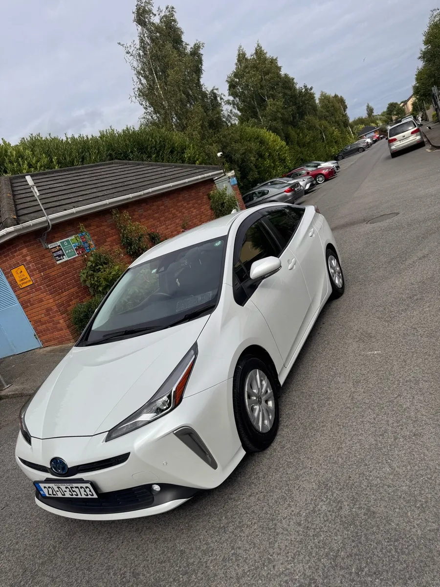 Toyota prius 2022 good spec - Image 3