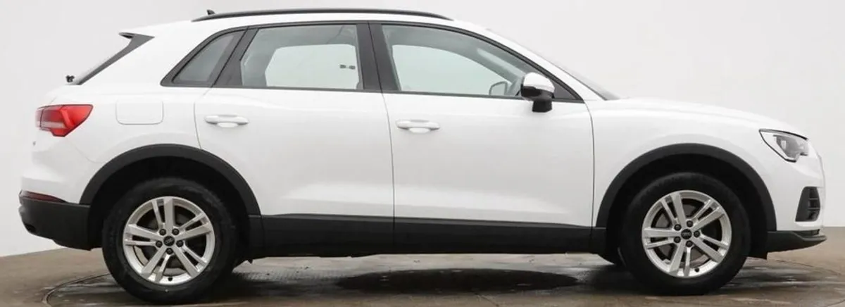Audi Q3 2.0 TDI 35 Technik SUV 5dr Diesel S Tronic - Image 3