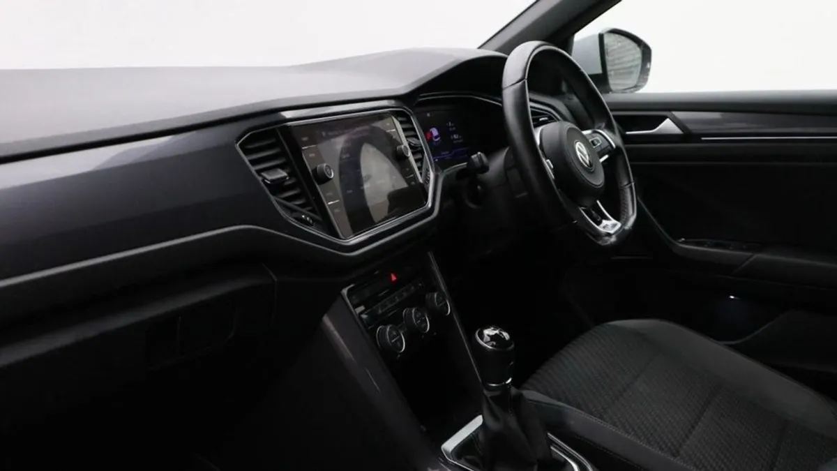 Volkswagen T-Roc 2.0 TDI EVO R-line SUV 5dr Diese - Image 4