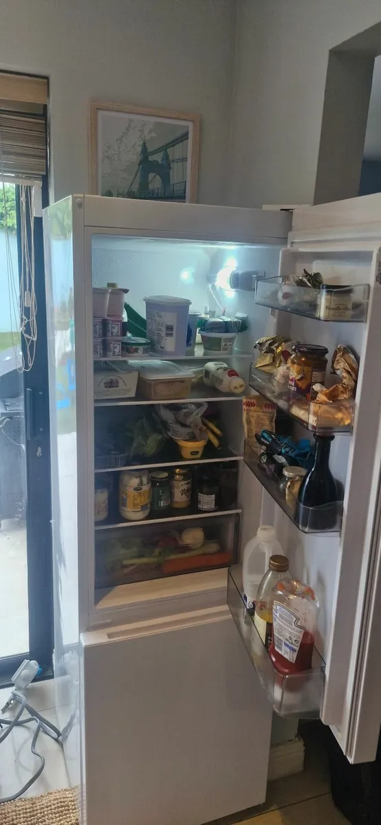 NORDMENDE Freestanding Fridge Freezer - Image 3