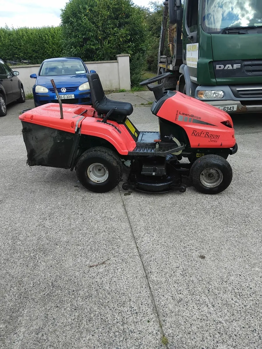 Lawnboss 7015h red baron series 42ins deck - Image 1