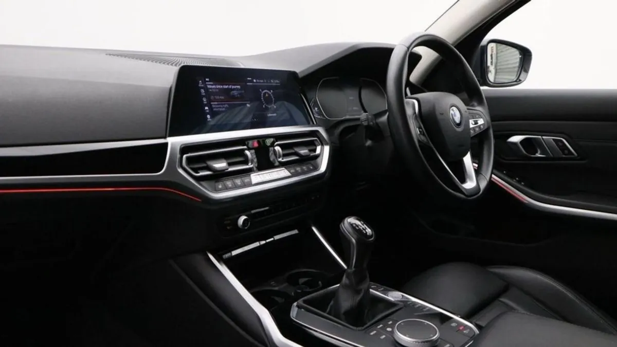BMW 3 Series 2.0 318d Sport Saloon 4dr Diesel Man - Image 4