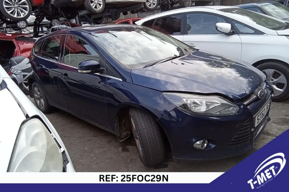 2013 FORD FOCUS BREAKING FOR PARTS - Image 1