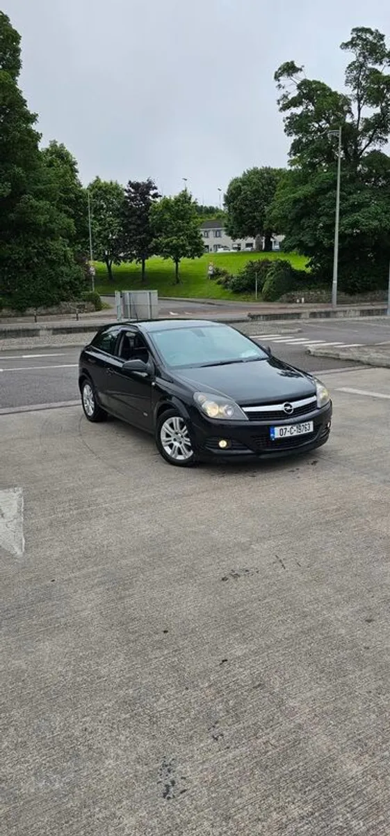 2007 Opel Astra - Image 1