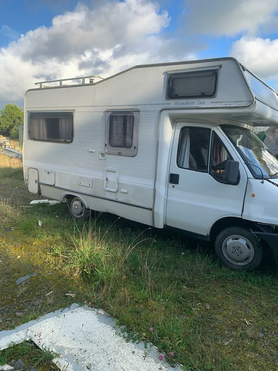 Camper van - Image 1