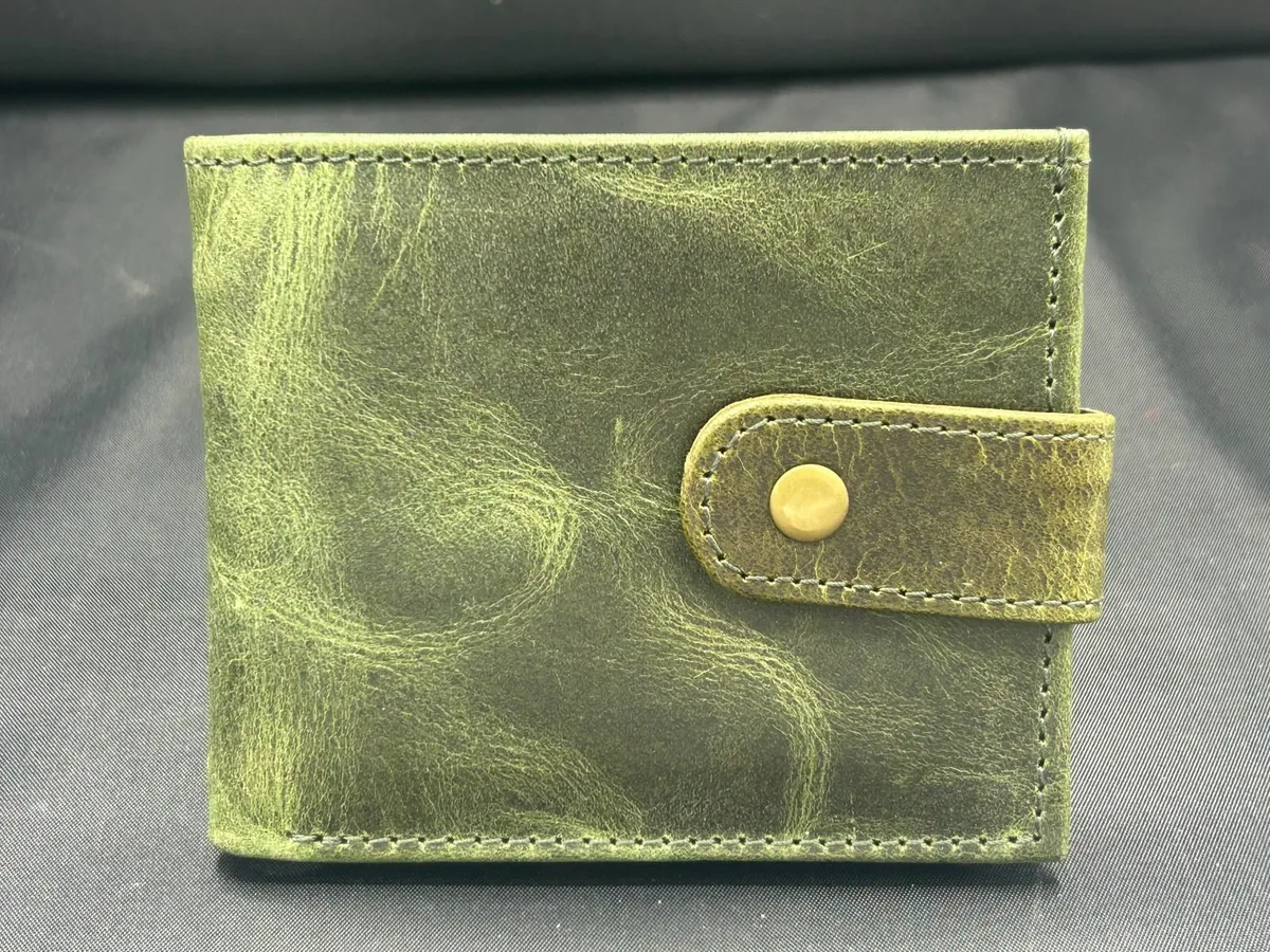 Genuine Leather Slim Bifold Wallet for Men & Women - Image 4