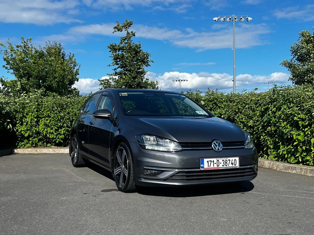 Volkswagen Golf Highline *Pan Roof *Digital Dash - Image 2