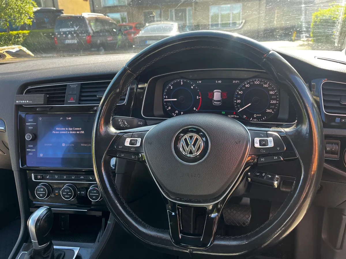 Volkswagen Golf Highline *Pan Roof *Digital Dash - Image 4