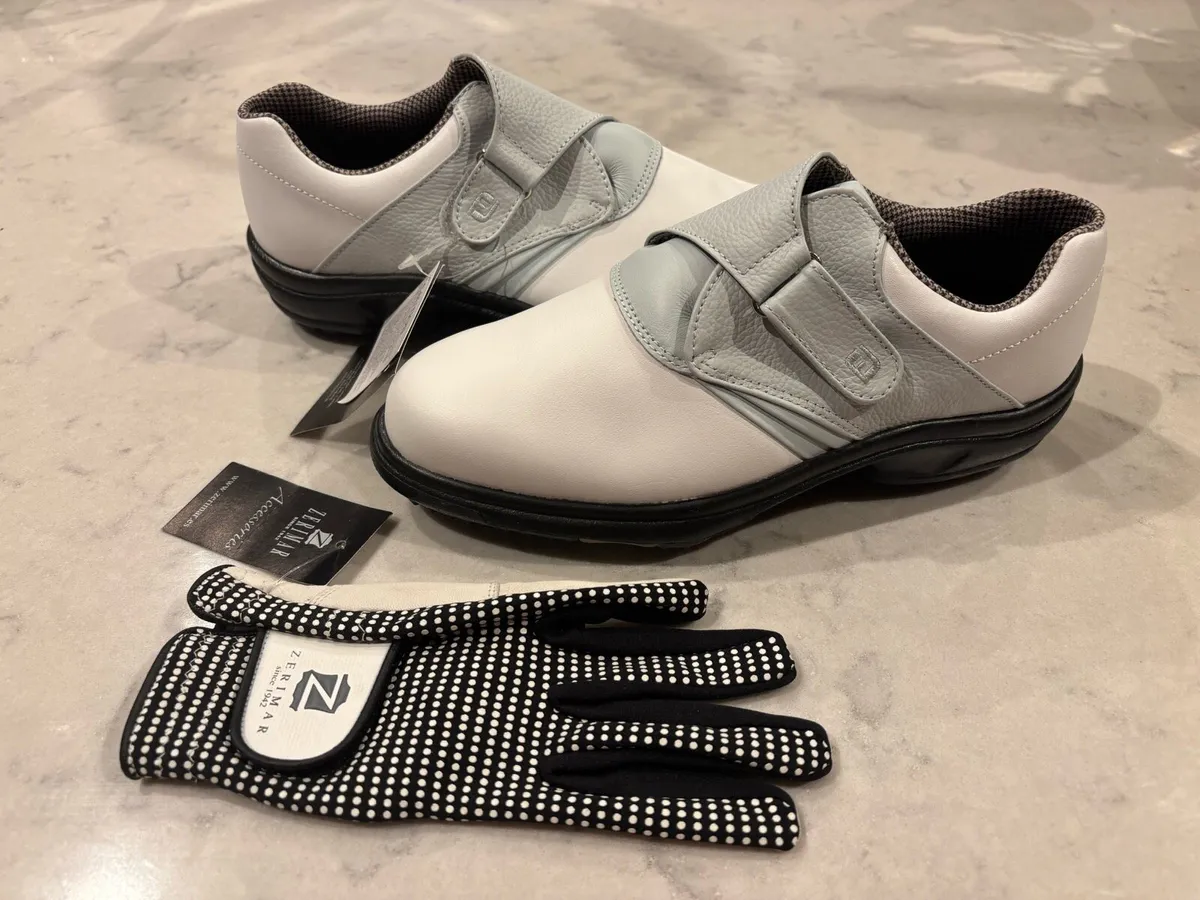 New ladies Glove & golf shoes size 5 €45 cost €134 - Image 1