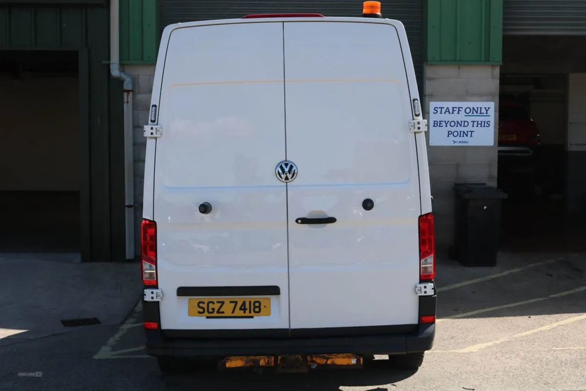 Volkswagen Crafter Cr35 MWB Diesel FWD - Image 3