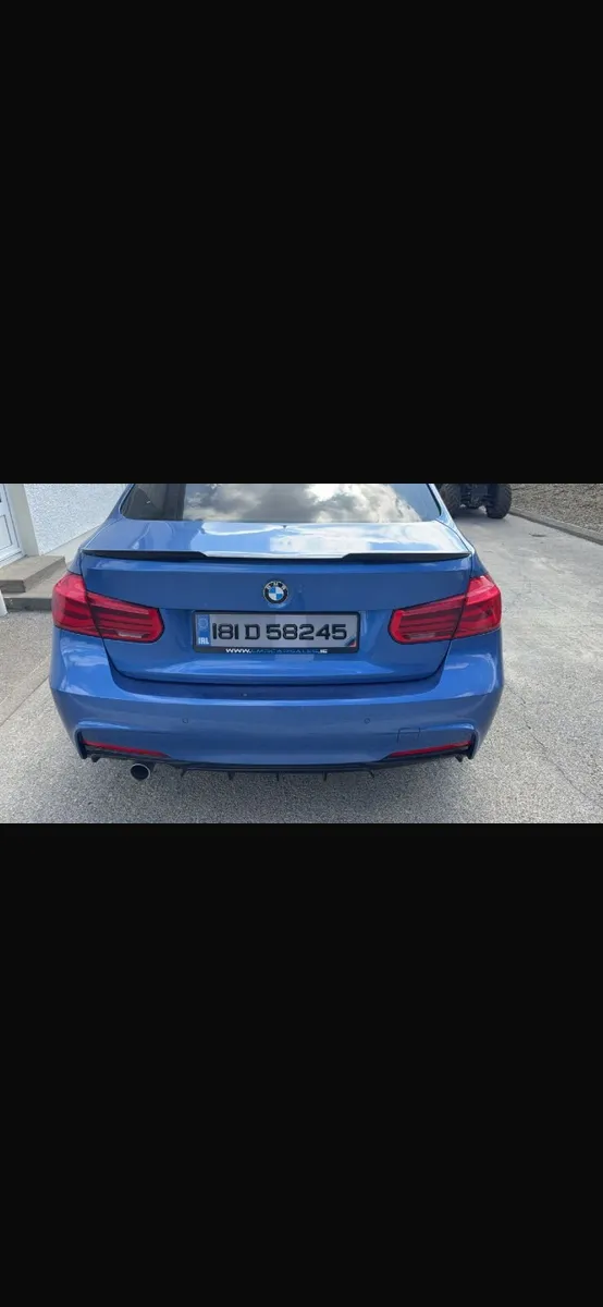 BMW 3-Series 2018 - Image 2
