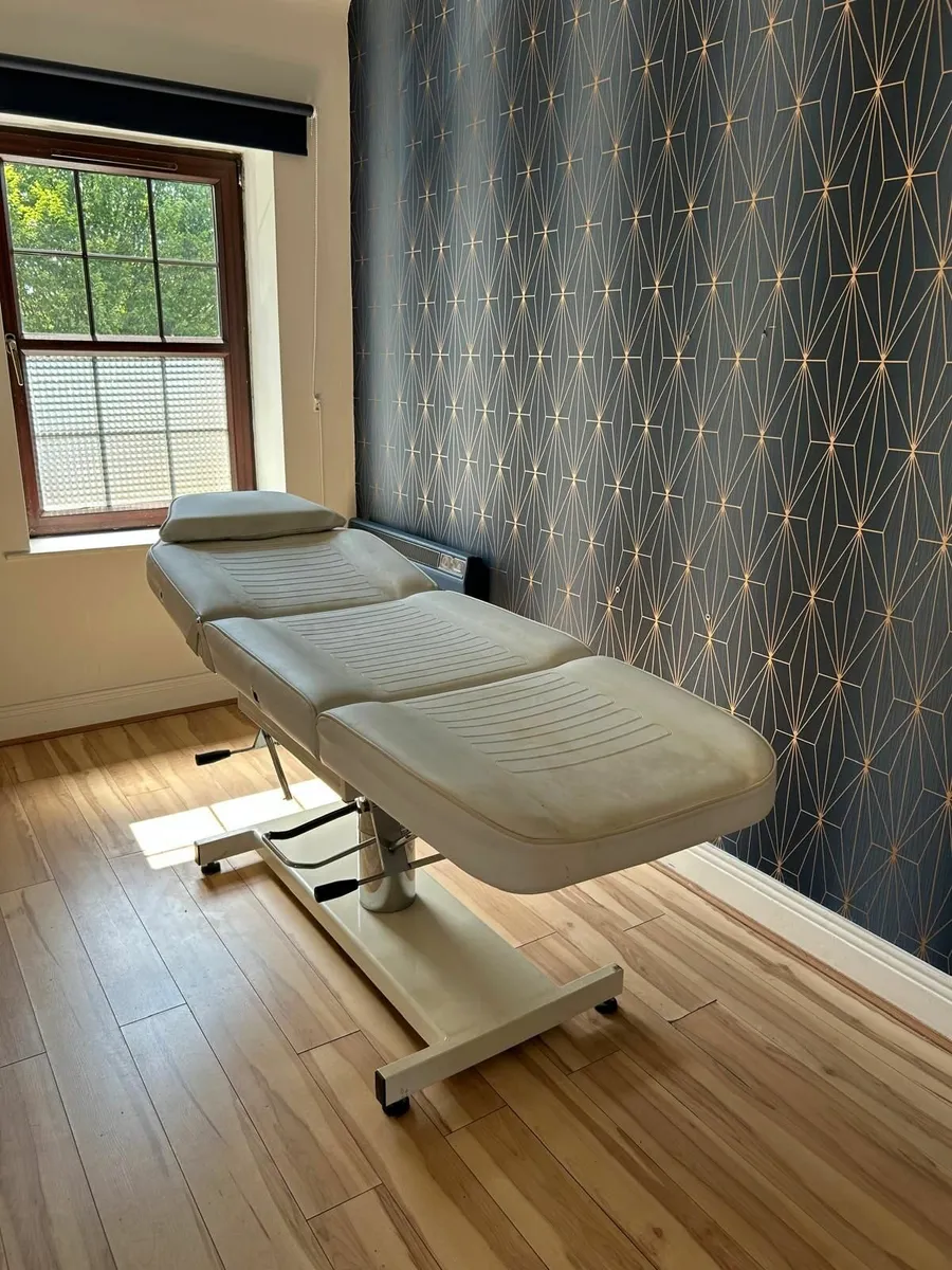Massage table