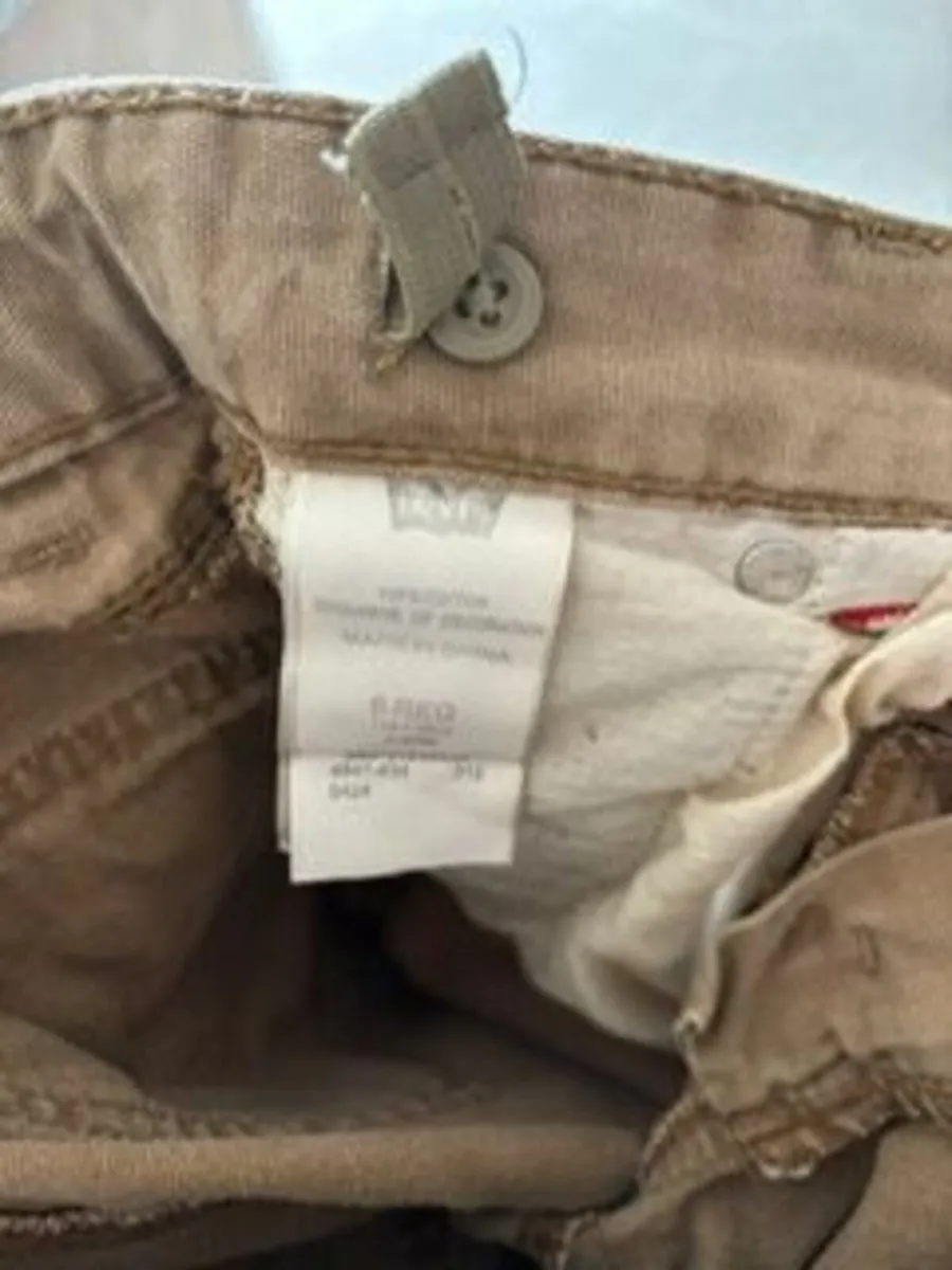 Levis Tan Cargo Shorts age 6-7 - Image 3
