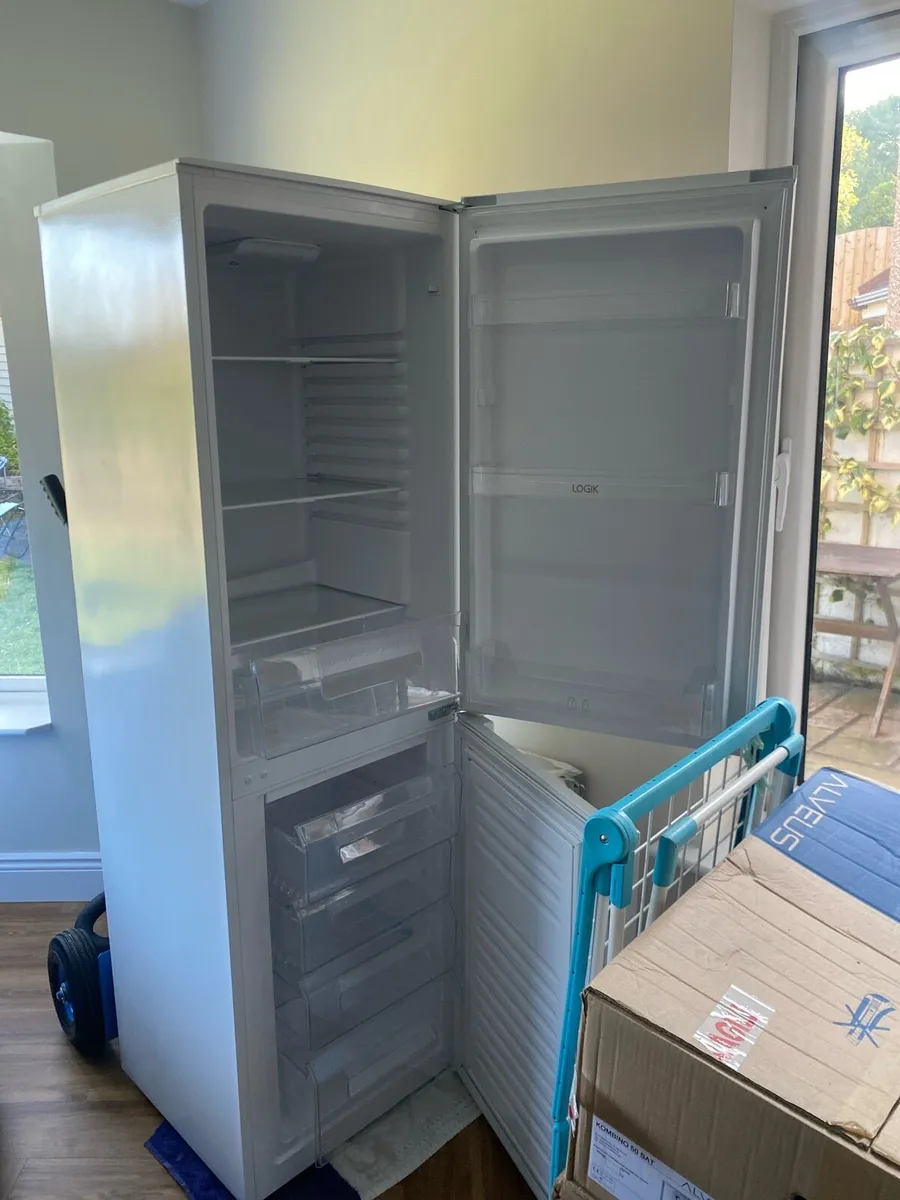 Logik fridge /freezer - Image 3