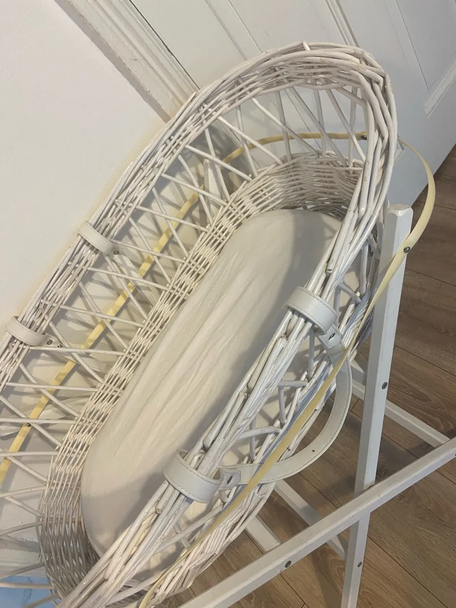 Baby bassinet - Image 2