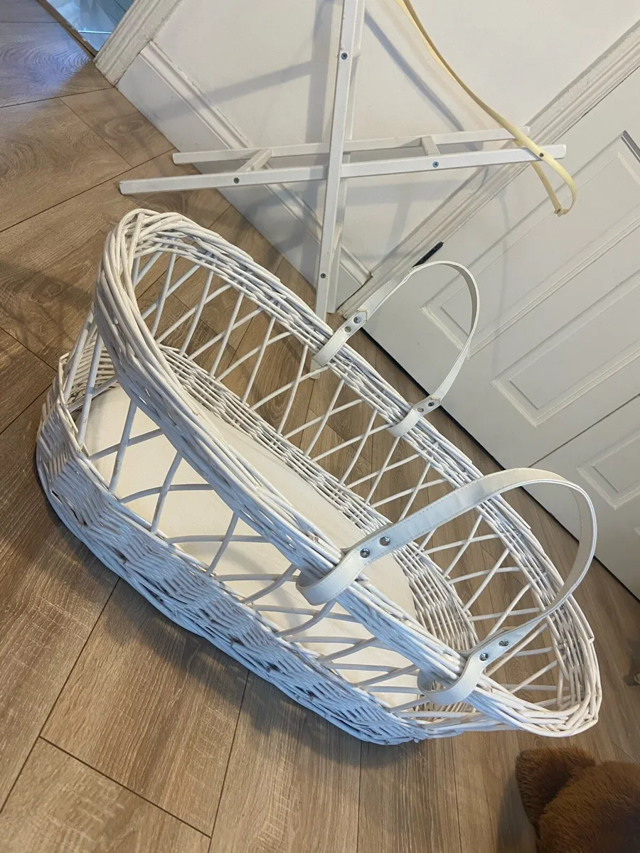 Baby bassinet - Image 4