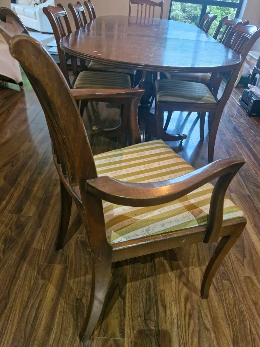 Mahogany table and chairs - Image 3