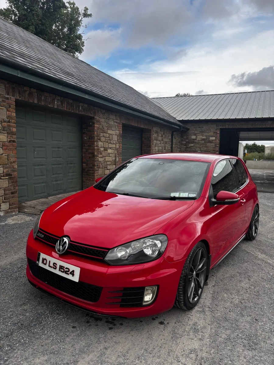 2.0L 2010 Golf GTD - Image 2