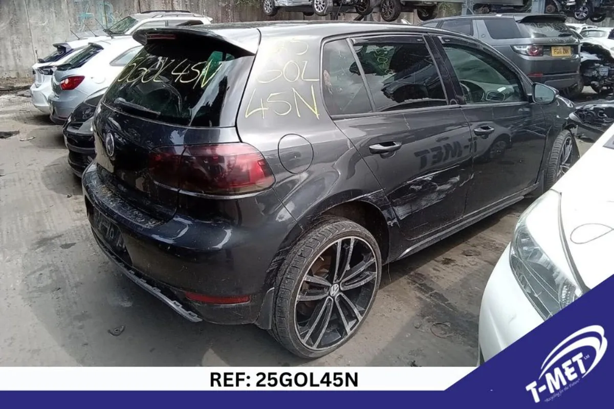 2010 VOLKSWAGEN GOLF BREAKING FOR PARTS - Image 1