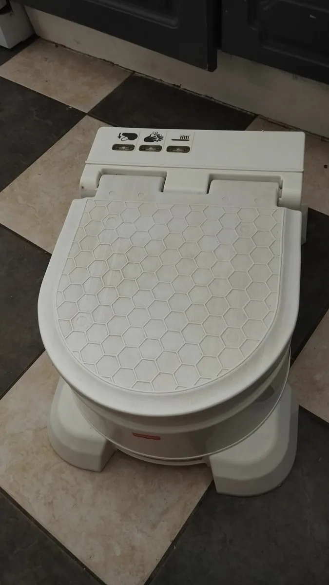 Fisher price training potty - Image 3