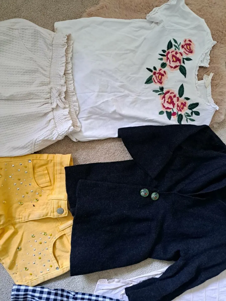 Girl 6-7 shorts top outfit bundle - Image 2