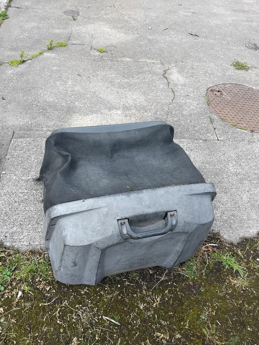 Grass box for tiga ried on mower priced - Image 4