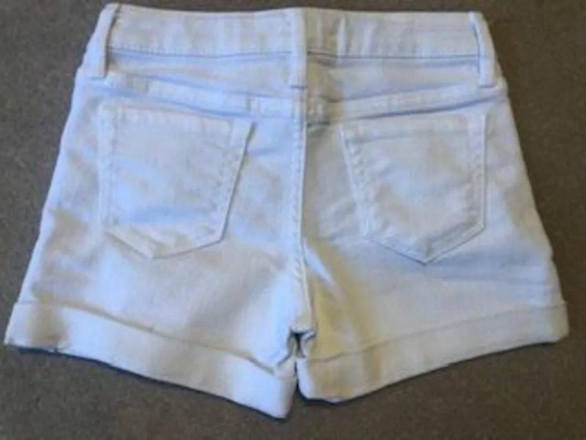 Gap Girls White Shorts age 7-8 - Image 3
