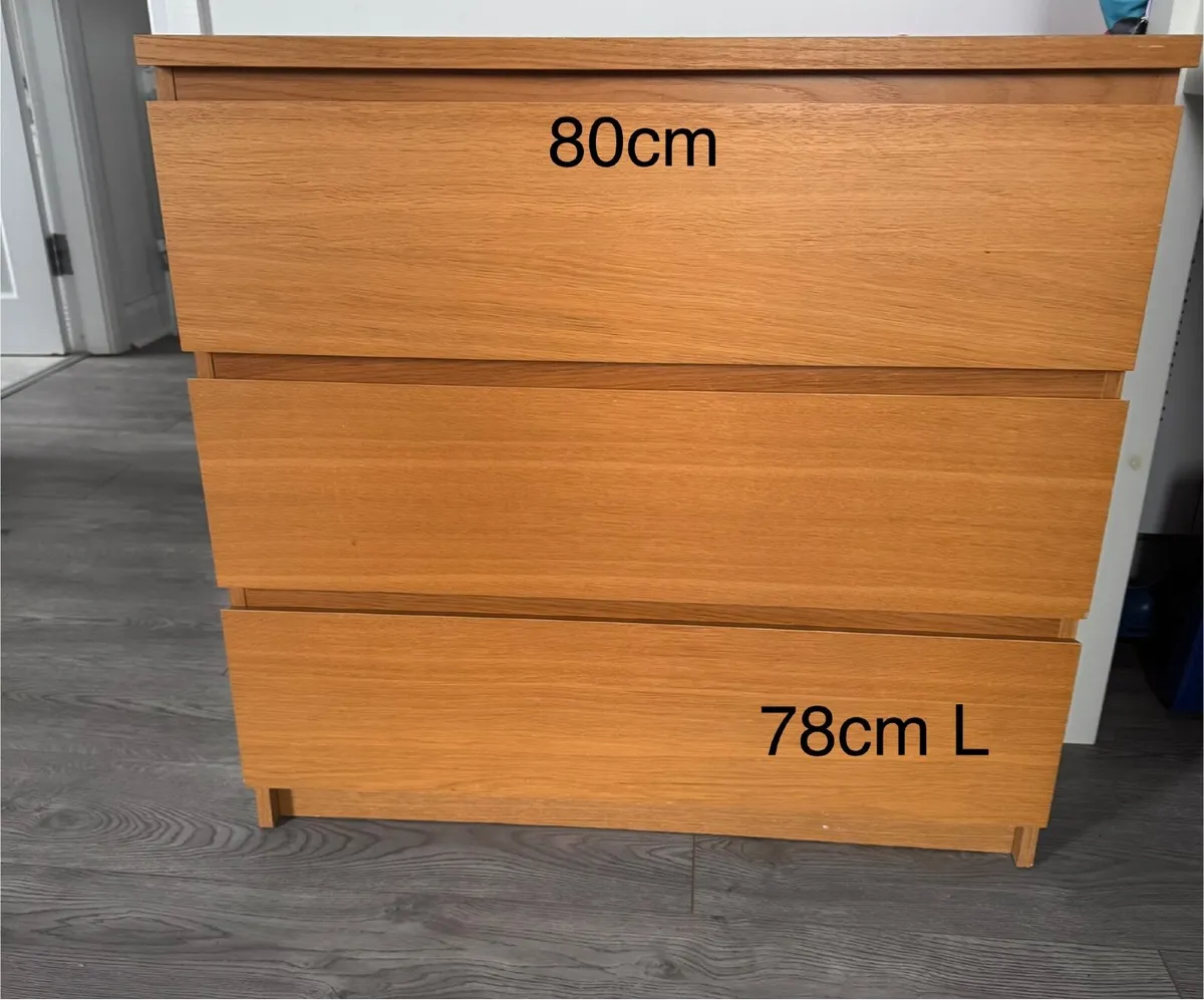 Bedroom cupboards - Image 2
