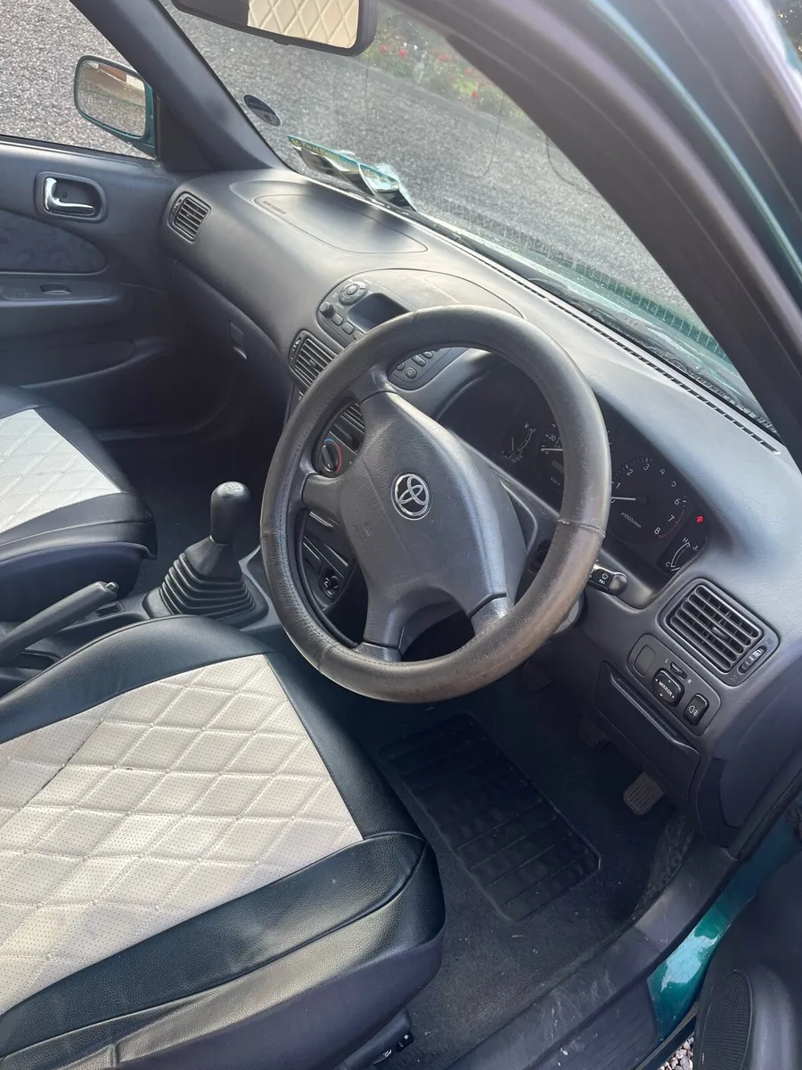 2001 Toyota Corolla - Image 4
