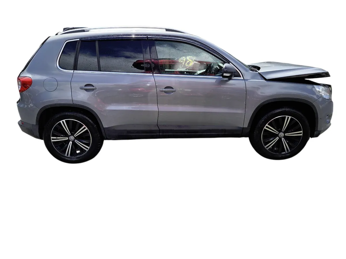 2010 VOLKSWAGEN TIGUAN For Breaking/Dismantling - Image 2