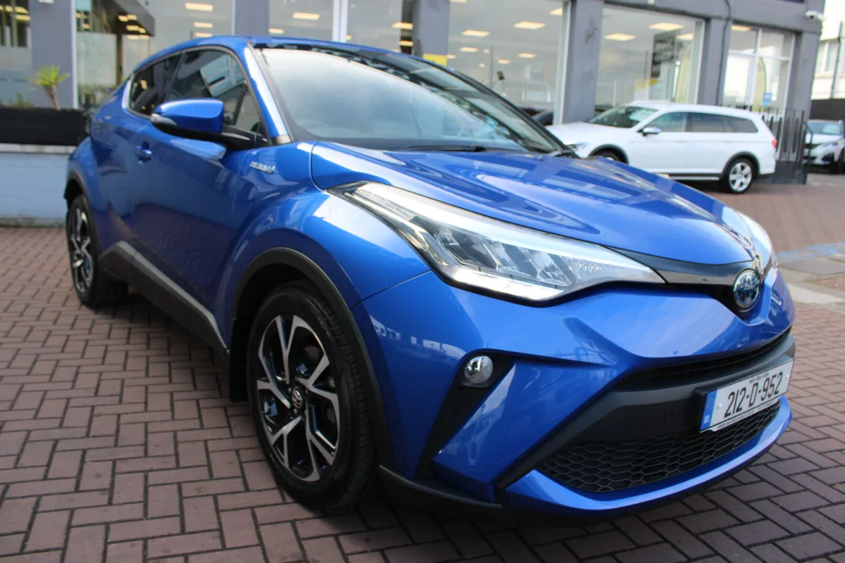 Toyota C-HR 1.8 HYBRID SPORT MONO 5DR SPORT AUTOMA - Image 2