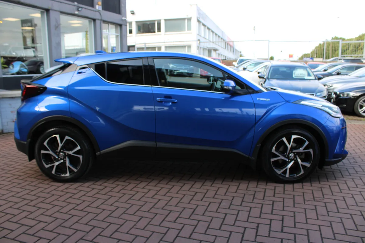 Toyota C-HR 1.8 HYBRID SPORT MONO 5DR SPORT AUTOMA - Image 3