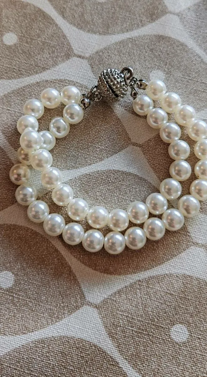 Pearl bracelet - Image 1