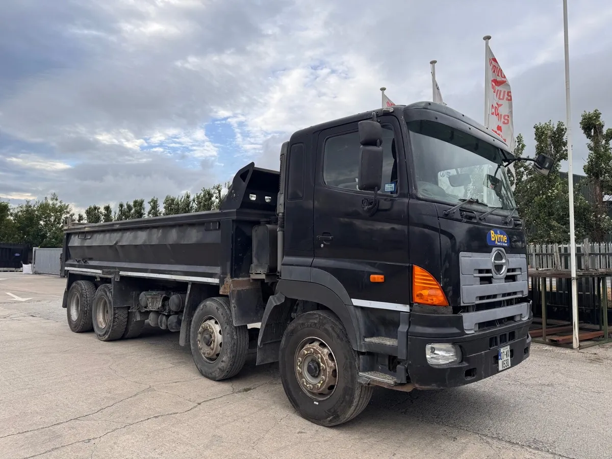 Hino - Image 2