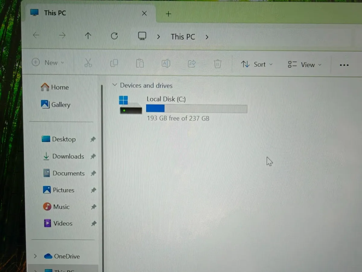 Dell Latitude 7490 | i5 | 16GB | 256GB | 14" FHD | - Image 4