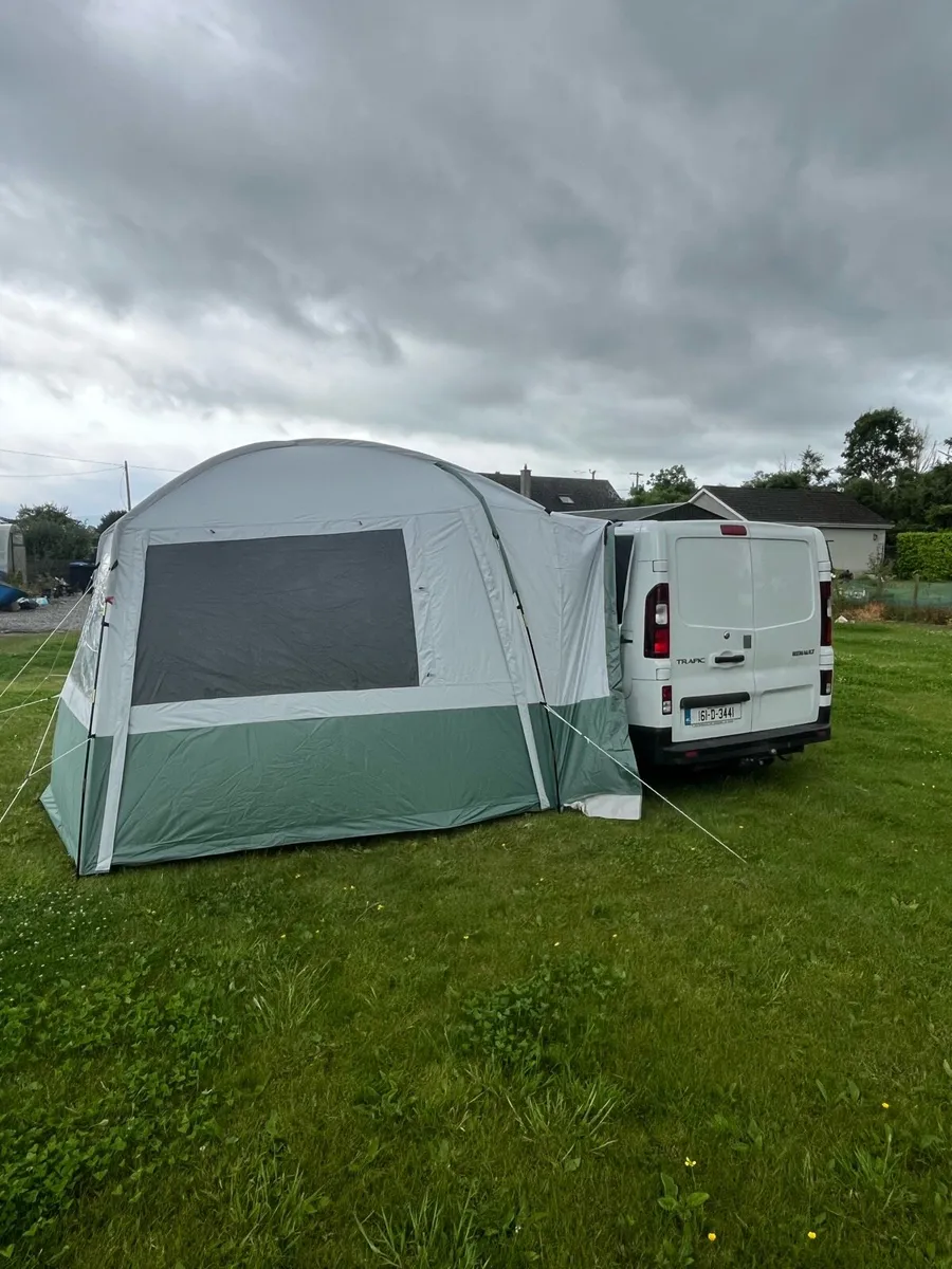 Renault Trafic Camper/stealth - Image 2