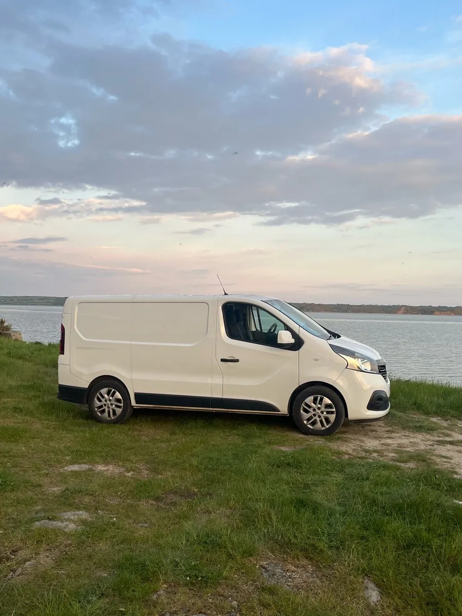 Renault Trafic Camper/stealth - Image 4