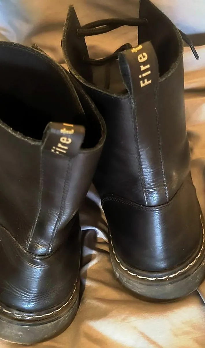 Boots size 9 Shoes 28 cm - Image 2