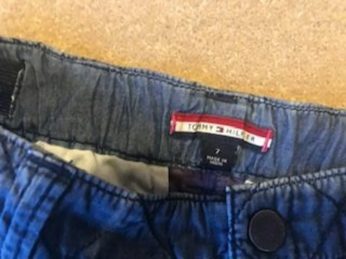 Tommy Hilfiger Girls Quilted Shorts age 7-8 - Image 3