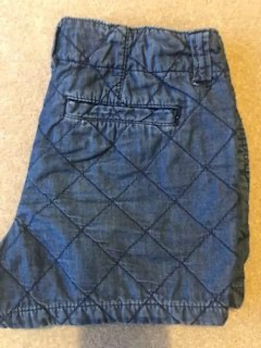 Tommy Hilfiger Girls Quilted Shorts age 7-8 - Image 4