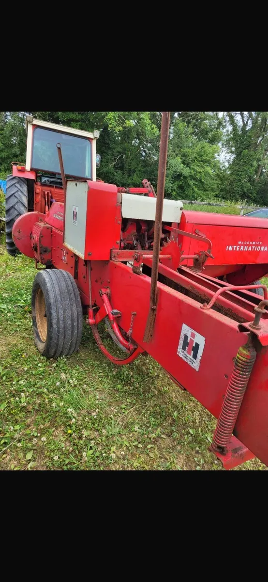 International B47 square bailer - Image 3