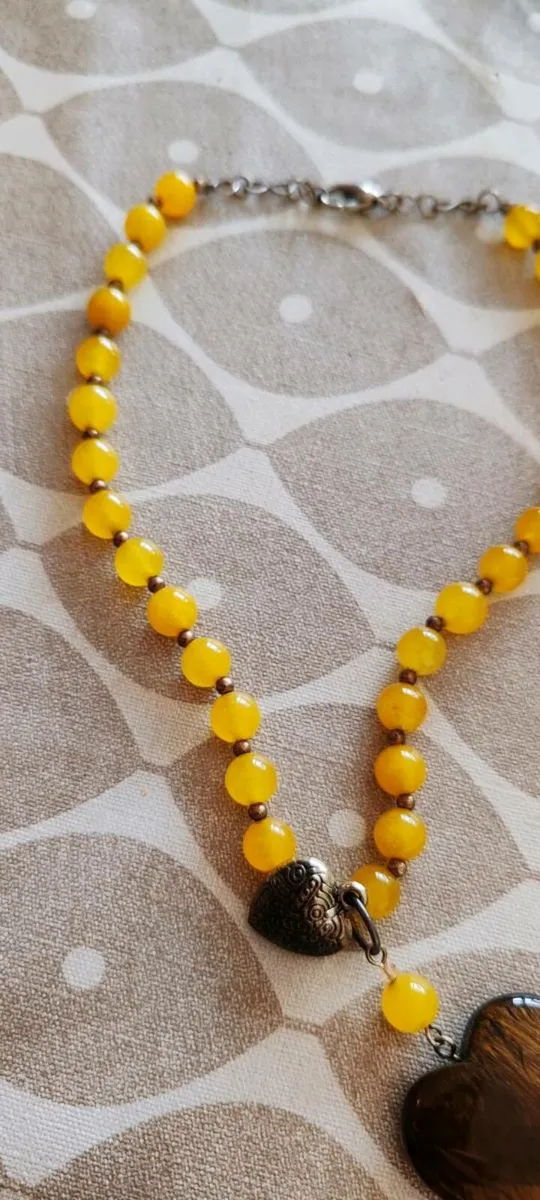 Retro style glass necklace - Image 2