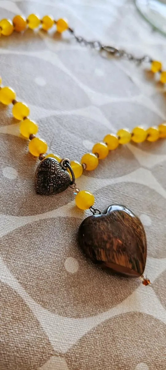 Retro style glass necklace - Image 4