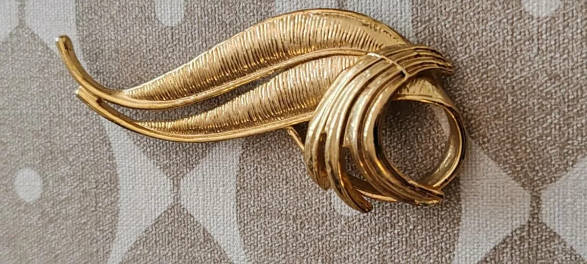 Retro brooch - Image 1