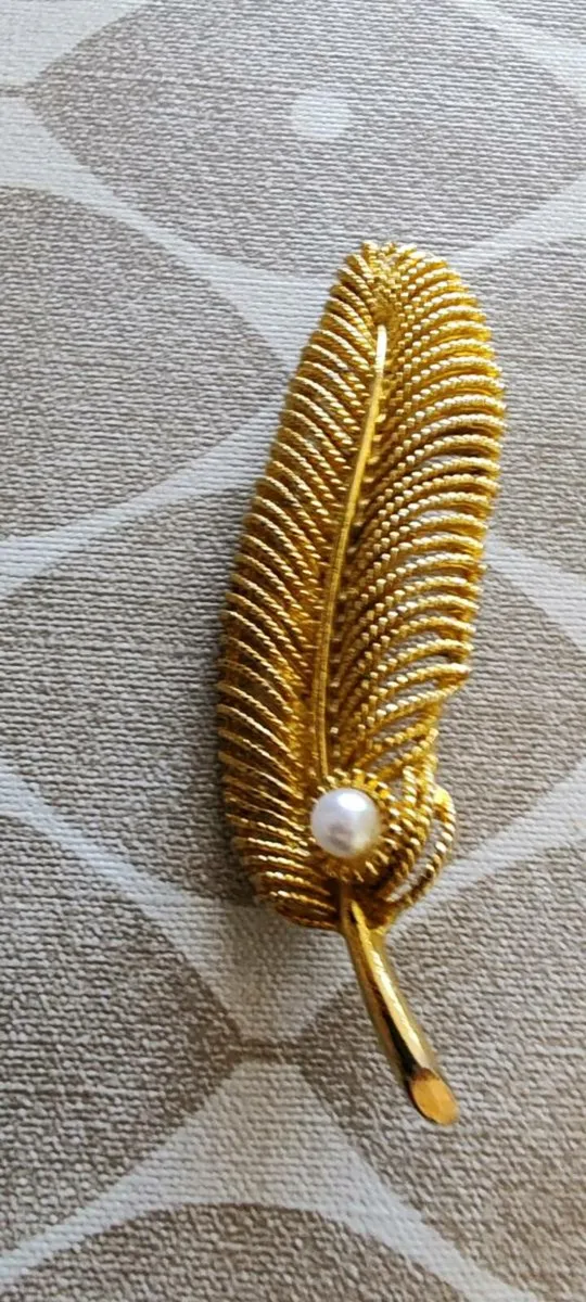 Retro brooch - Image 1