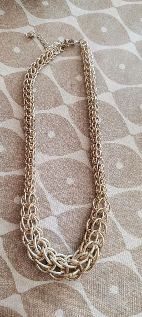 Retro silvertone necklace - Image 2